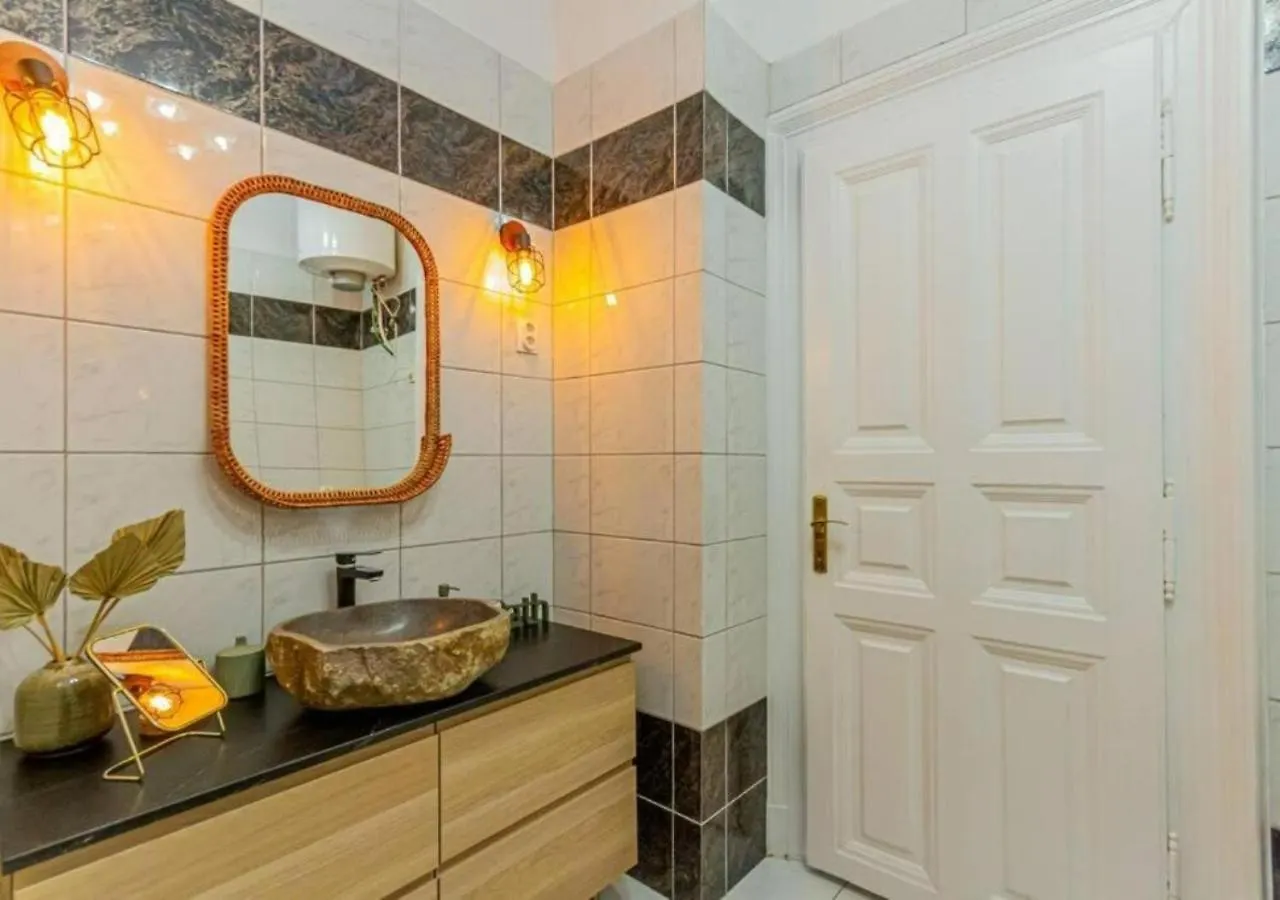 Luxury Apartment By The Famous Vaci Street Budapest Hungary